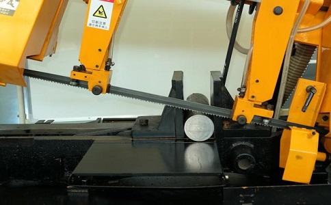 蒸湘数控带锯床自动送料精度会出现偏差吗？