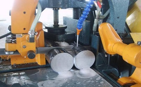 蒸湘卧式带锯床的送料方式有哪几种？