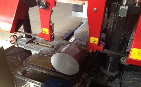 蒸湘卧式带锯床加工时出现明显振荡如何排查？